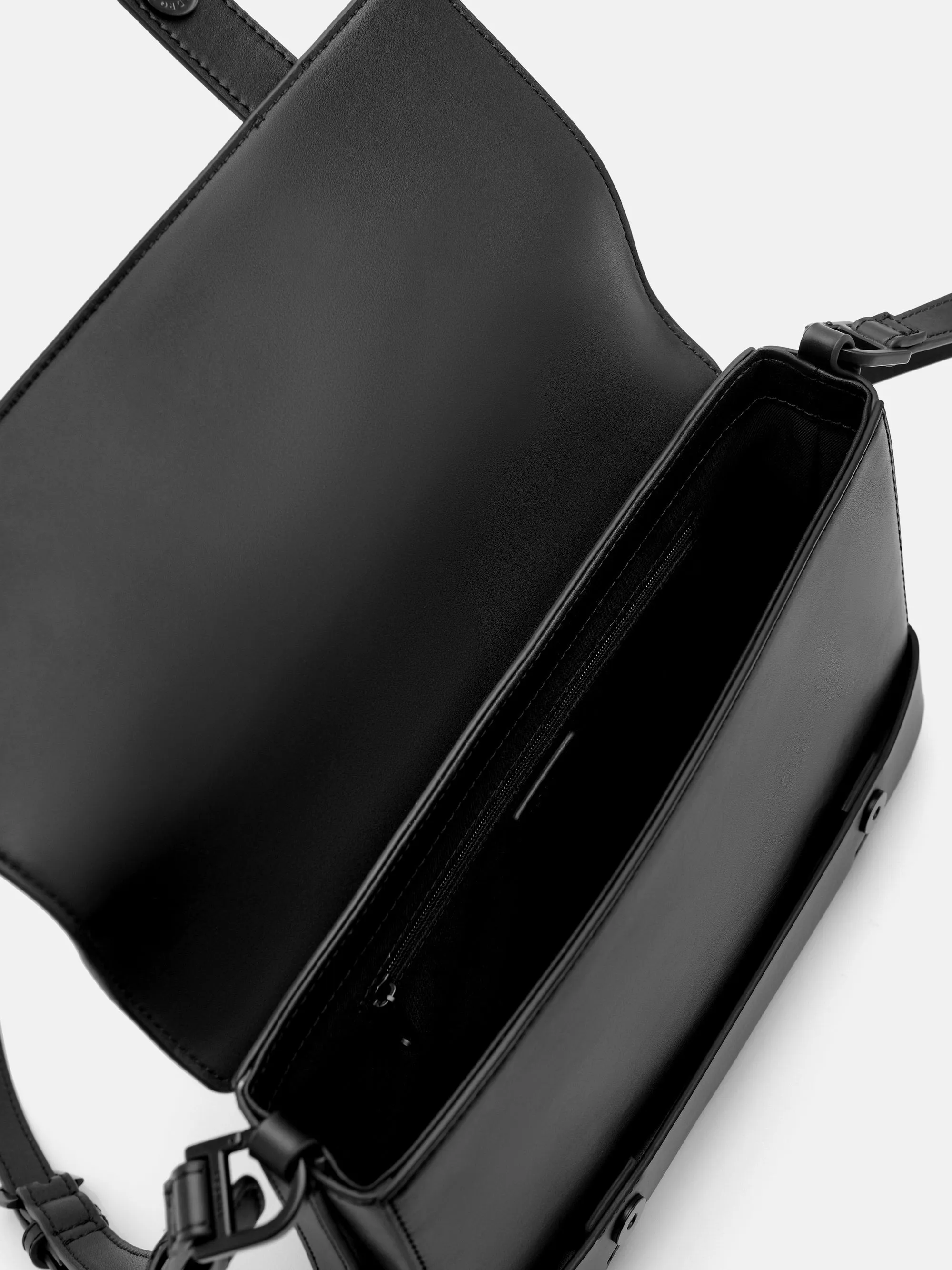 Connor Sling Bag