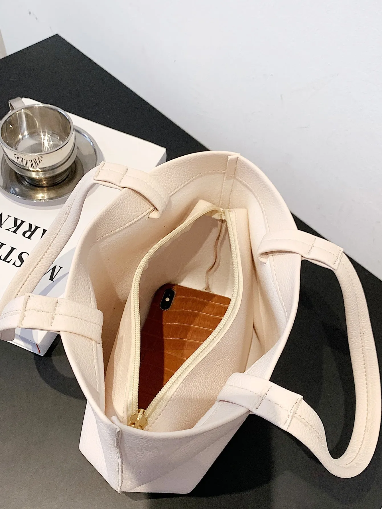 Minimalist Tote Bag With Inner Pouch