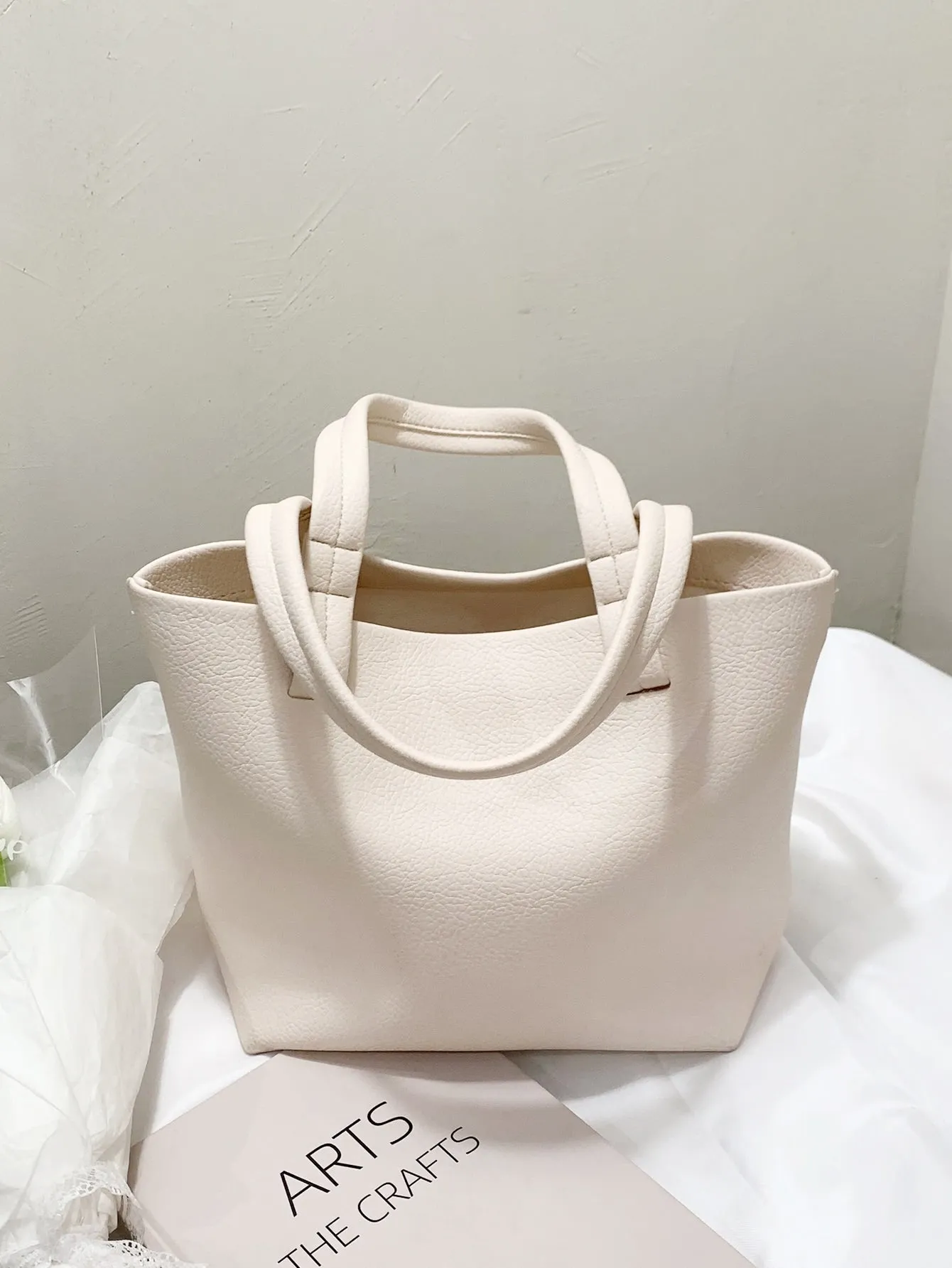 Minimalist Tote Bag With Inner Pouch